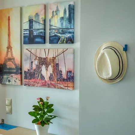 Vintage Apartman Hriszí Aktí Haniá